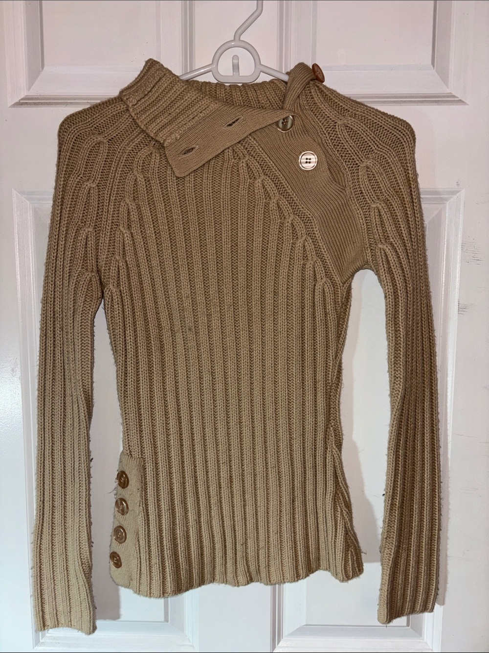 Y2K 90s Charlotte Russe Camel Ribbed Button-Detail Turtleneck Sweater